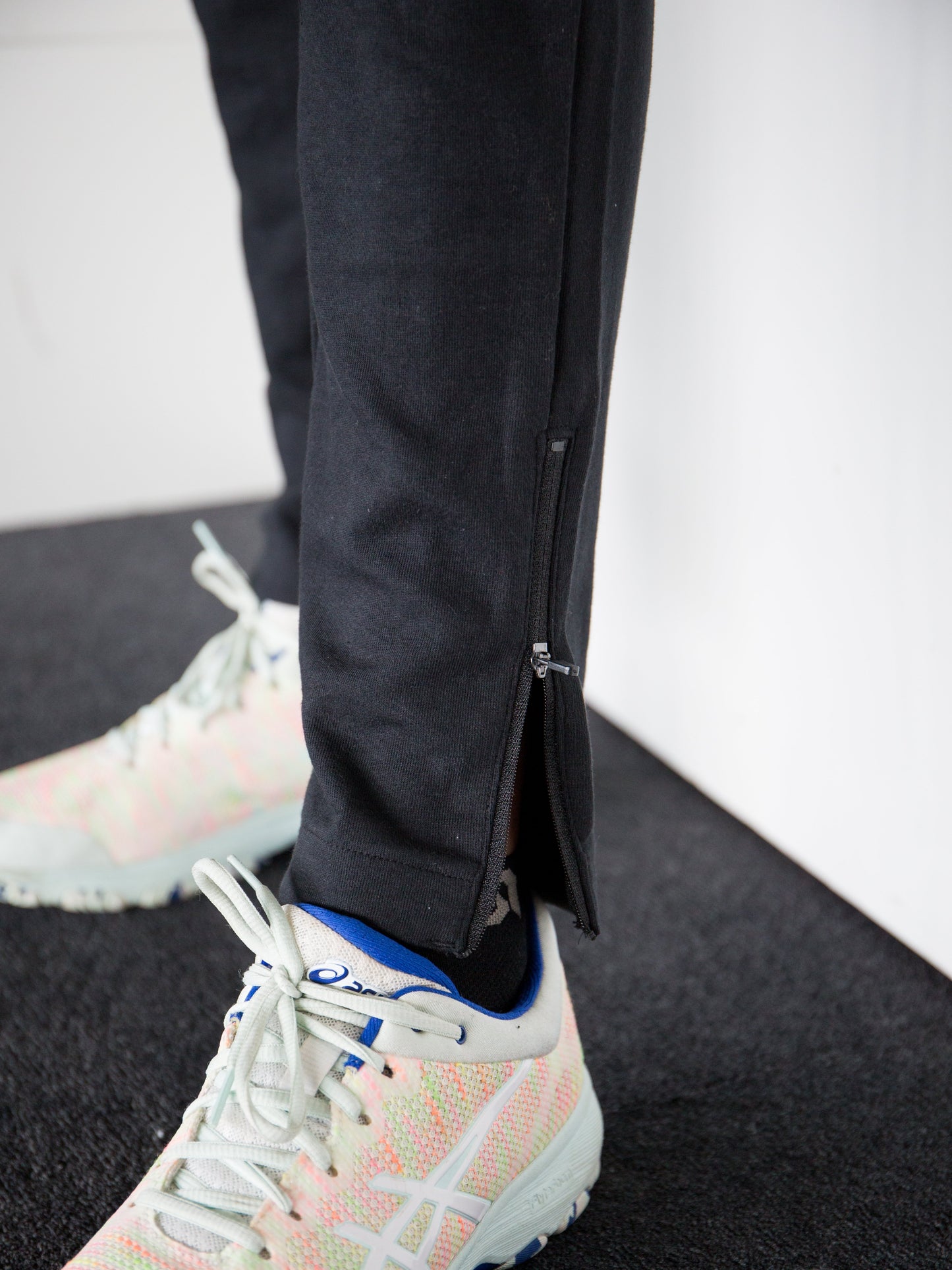 Bronze Off Court Pants (MinOrder)